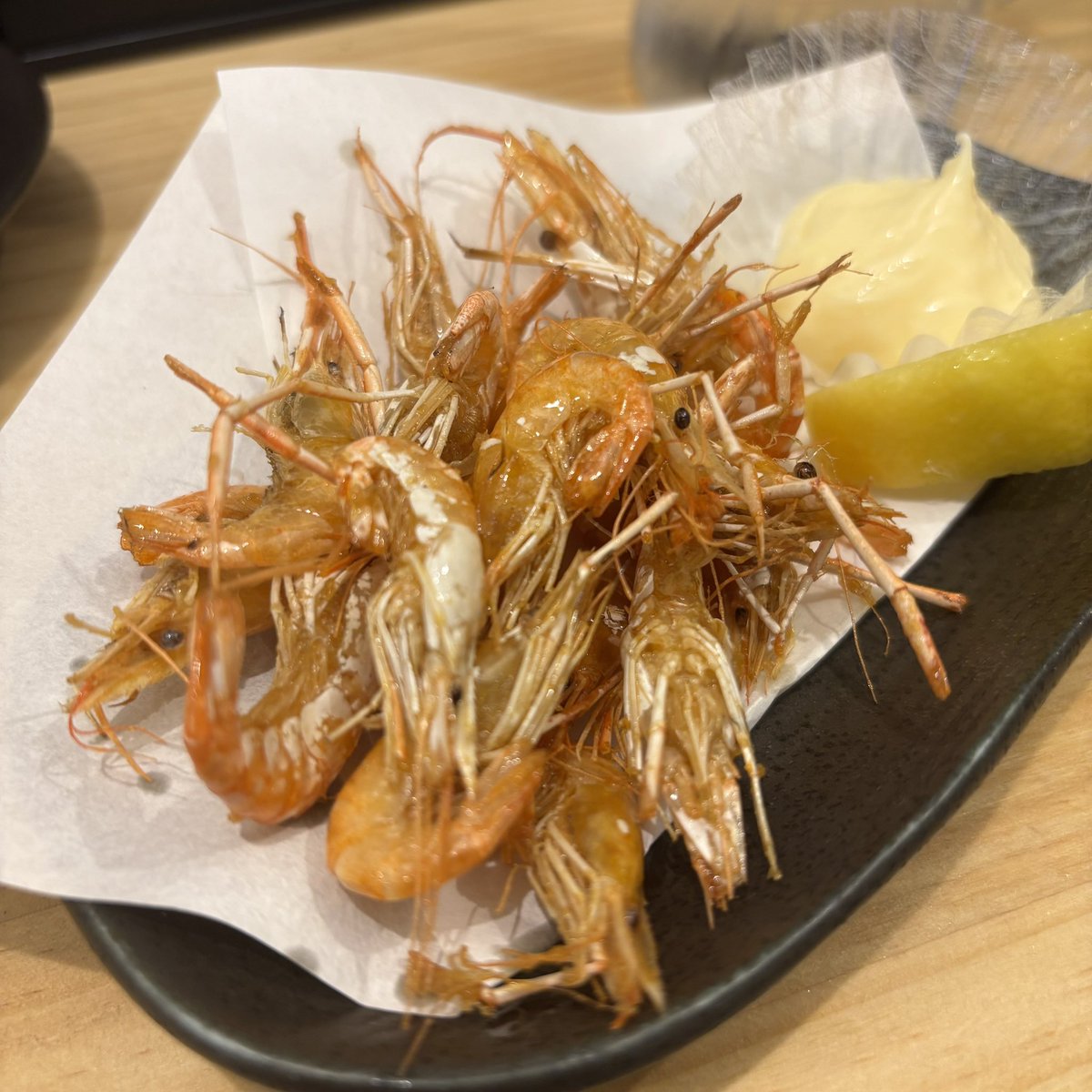 毎回必ず頬に突き刺さる😆‼️