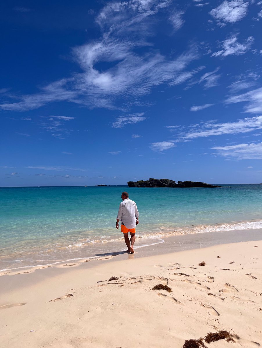 Bermuda 🔺🔻
Thinking in song 
<a href="/BenWoodBadIdeas/">Ben Wood & The Bad Ideas</a> <a href="/GSGuitars/">Gordon Smith Guitars</a> <a href="/audenguitars/">Audenguitars</a> <a href="/lt_custom/">LT Custom Guitars</a> <a href="/Blackstaramps/">Blackstar Amps</a> 
#band #rockband #songwriter #singer #guitarist #sun #paradise #beach #coopersbay #tropical #lighthouse #thedeep #bermuda