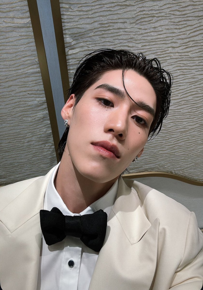 แถวแม่แม่ ม่ะมิ๊ เชิญทางนิ้ได้เยยจ้ะ มานี่ๆ มาทางนิ้นะจ๊ะ🫴🏻

PP KRIT CARTIER AT PARAGON 
#CartierxPPKrit