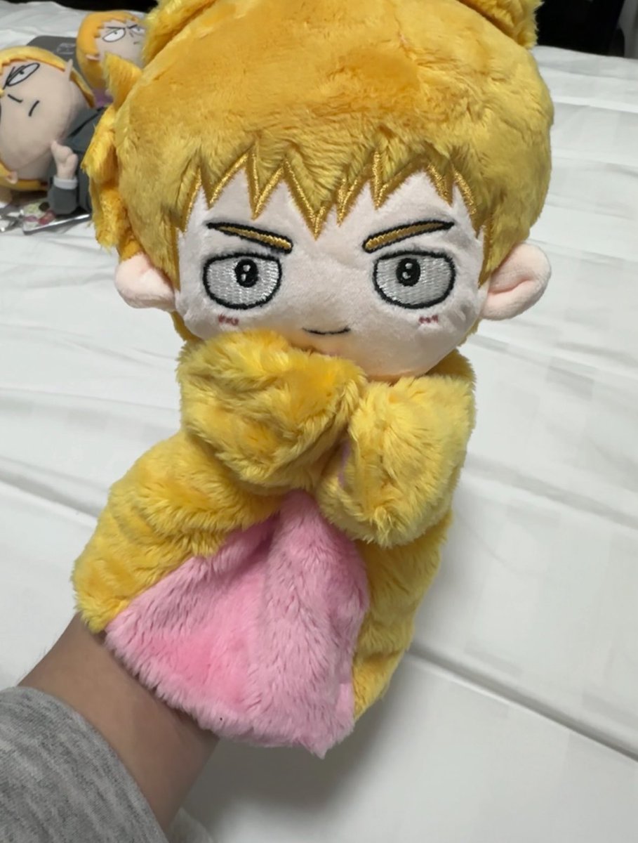 What am I doing with my money…SHIGEO AND REIGEN HAND PUPPET PLUSHIES