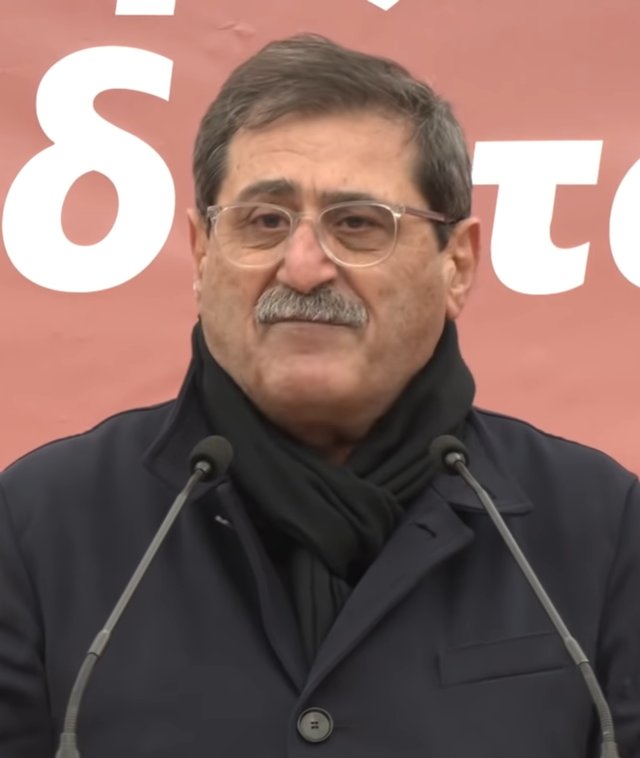 Η τέλεια κομΜΟΥΝΙστική βλακόφατσα