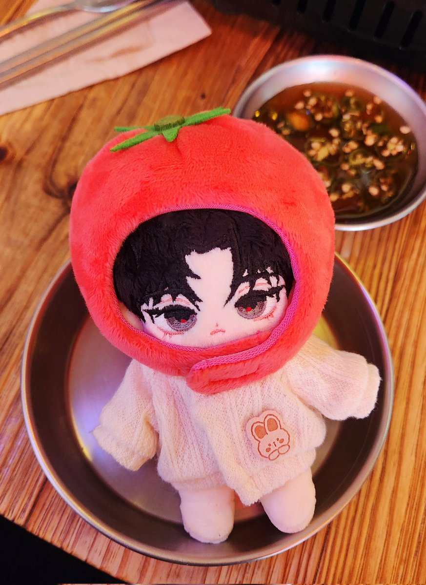 nuunyuul's tweet photo. 도마도 한그릇🍅🍅

#디어솔믕 https://t.co/kHdXjx0VRi