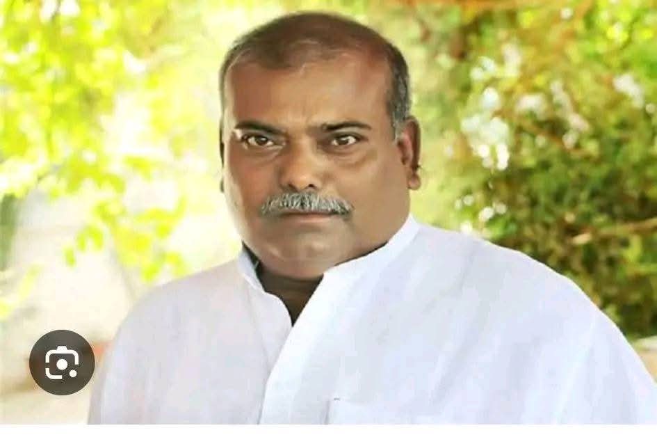राजबल्लभ यादव को कोर्ट ने बाइज्जती बरी किया, उस मीडिया और जातिवादी लोगों को कालिख पोत लेना चाहिए, जो राजबल्लभ यादव के सहारे, पूरे यादव समाज को रेपिस्ट घोषित कर दीया था।