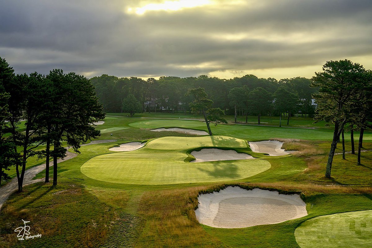 Evan_Schiller's tweet photo. Summers on Cape Cod are truly idyllic, especially when having the opportunity to photograph Oyster Harbors Club. This Donald Ross gem underwent a recent restoration by Gil Hanse &amp; Jim Wagner, and thanks to Wes Neff and the dedicated staff, is in pristine condition. 🔥🔥 https://t.co/l6FGC9Mgxg