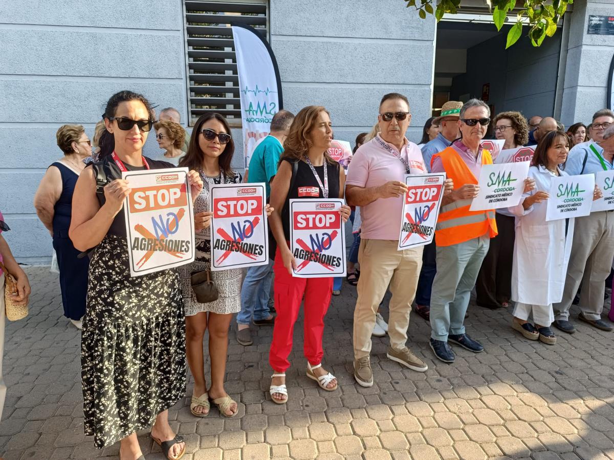 CCOO Córdoba (@ccoocordoba) on Twitter photo <a href="/CCOOCORDOBA/">CCOO Córdoba</a> <a href="/CCOOsanidadCOR/">CCOO SANIDAD CORDOBA</a> participa en la concentración por las últimas agresiones en el Centro de Salud Levante Norte
❌Ninguna agresión puede tener justificación alguna y condena firme y rotundamente cualquier acto de violencia física o verbal
acortar.link/sCL1Hs <a href="/CCOOCORDOBA/">CCOO Córdoba</a> <a href="/CCOOsanidadCOR/">CCOO SANIDAD CORDOBA</a> participa en la concentración por las últimas agresiones en el Centro de Salud Levante Norte
❌Ninguna agresión puede tener justificación alguna y condena firme y rotundamente cualquier acto de violencia física o verbal
acortar.link/sCL1Hs