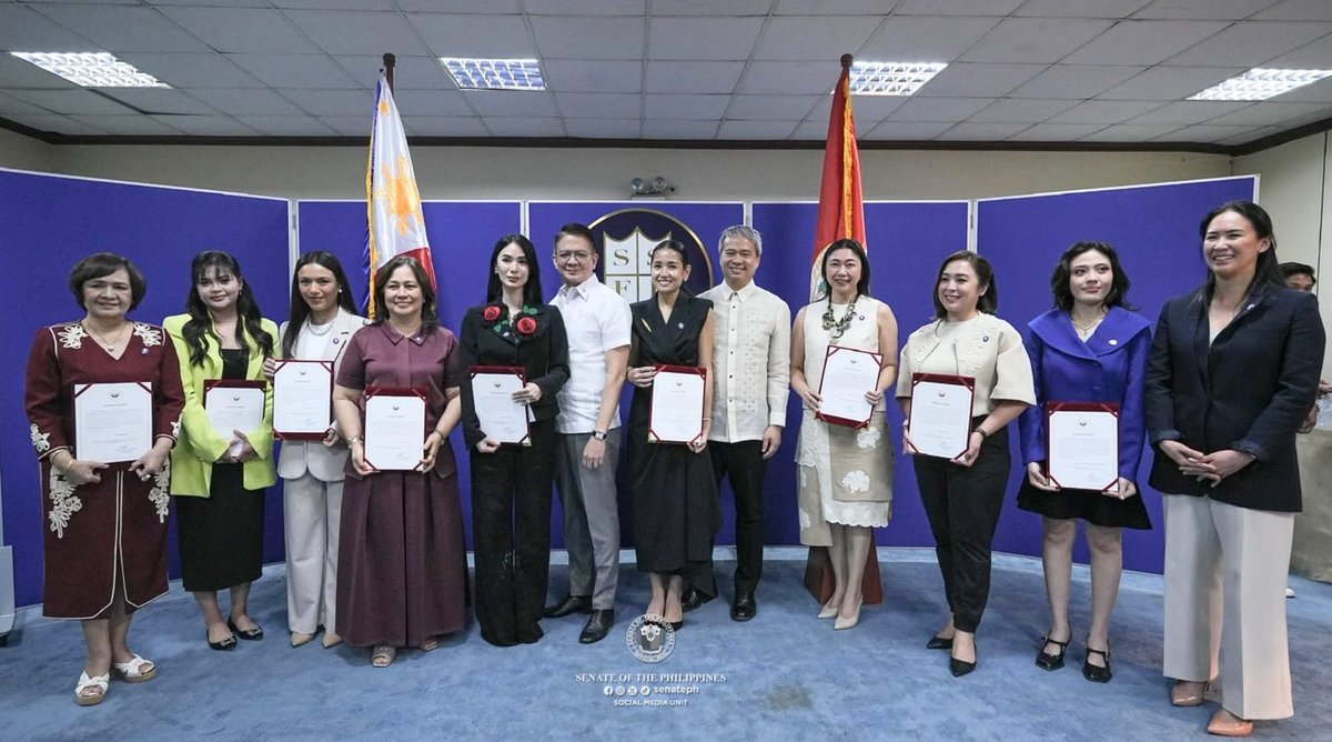 newswatchplusph's tweet photo. LOOK: Heart Evangelista has been reelected president of the Senate Spouses Foundation Inc., a nonprofit charity group.

She took her oath before her husband, Senate President Chiz Escudero, alongside the other officers.

Here’s the list of officers:

President: Heart Escudero 
Vice President: Nancy Dela Rosa
Secretary: Gladys Villanueva ⁩ 
Assistant Secretary: Erwin Genuino 
Treasurer: Maricel Tulfo 
Assistant Treasurer: Mark Lapid
Legal Counsel: Emmeline Villar 
PROs: Mariel Padilla⁩ and Ciara Sotto 

Committee and Advocacy Heads:
Local Government: Mayor Lani Cayetano
Women & Livelihood: Vanessa Era 
Health & Education: Timi Aquino 
Social and Public Services: Edna Marcoleta and Usec. Janella Ejercito-Estrada
Youth: Frankie Pangilinan
Executive Director: Kathryna Yu-Pimentel (appointed) | @eimorpsantos 

📸Senate