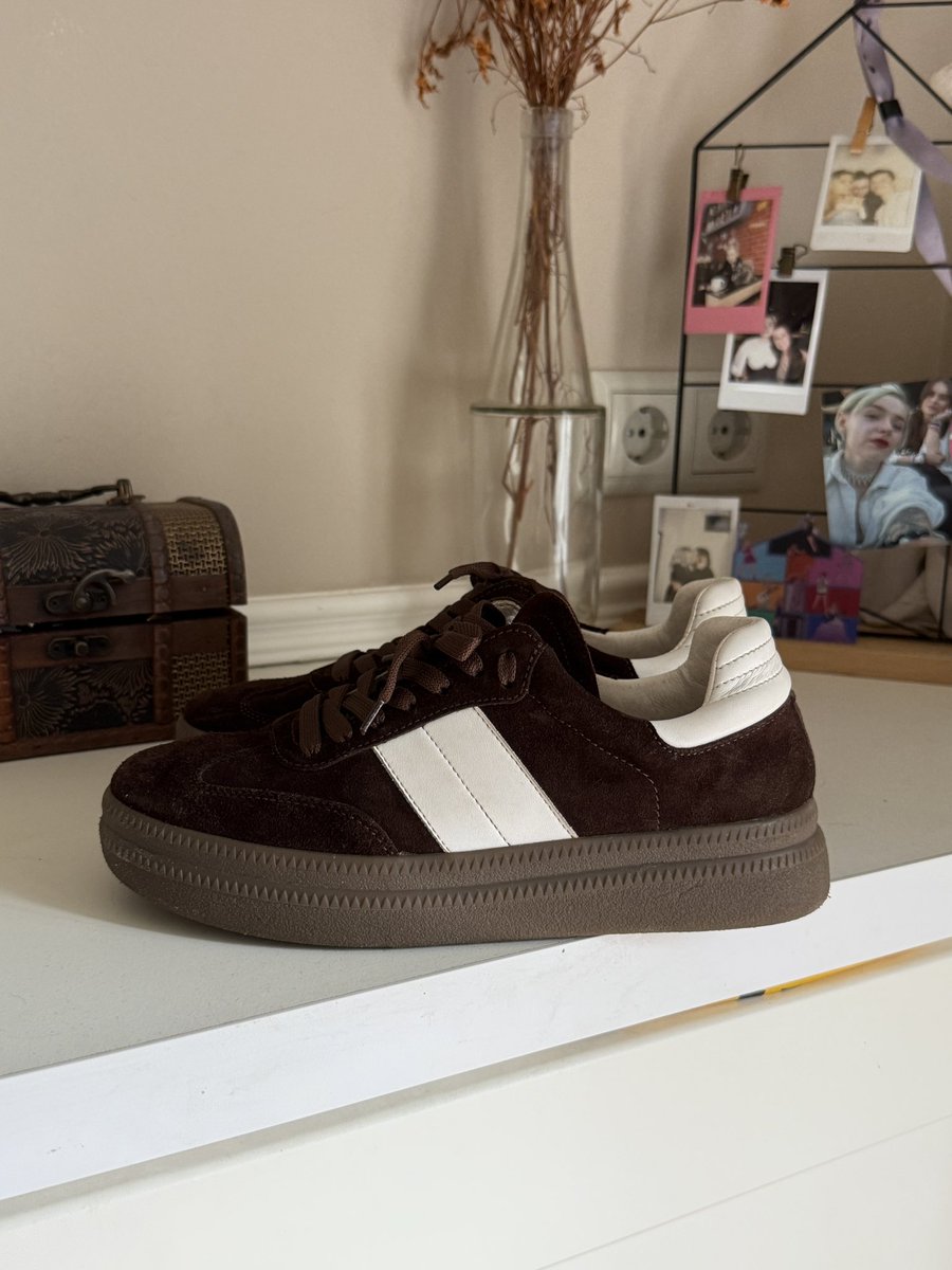 Я поступово влаштовую одягове та книжкове розхламлення (для себе і Кольта, Ілля чинить активний спротив, але його теж розхламлю)

Лоти будуть поступово зʼявлятися отут: t.me/asia_say_sale

(але у твіттері теж будуть анонси)