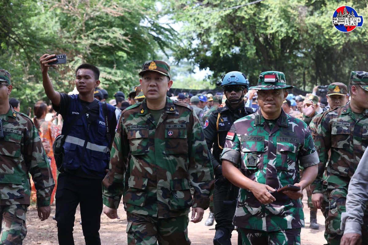 On Thursday Afternoon, 14 August 2025, A seven-nation Interim Observer Team (IOT), led by Malaysian Defence Attaché to the Kingdom of Cambodia, and joined by other residents and non-resident Defence Attaché to the Kingdom of Cambodia conducted an observation visit to Prey Chan