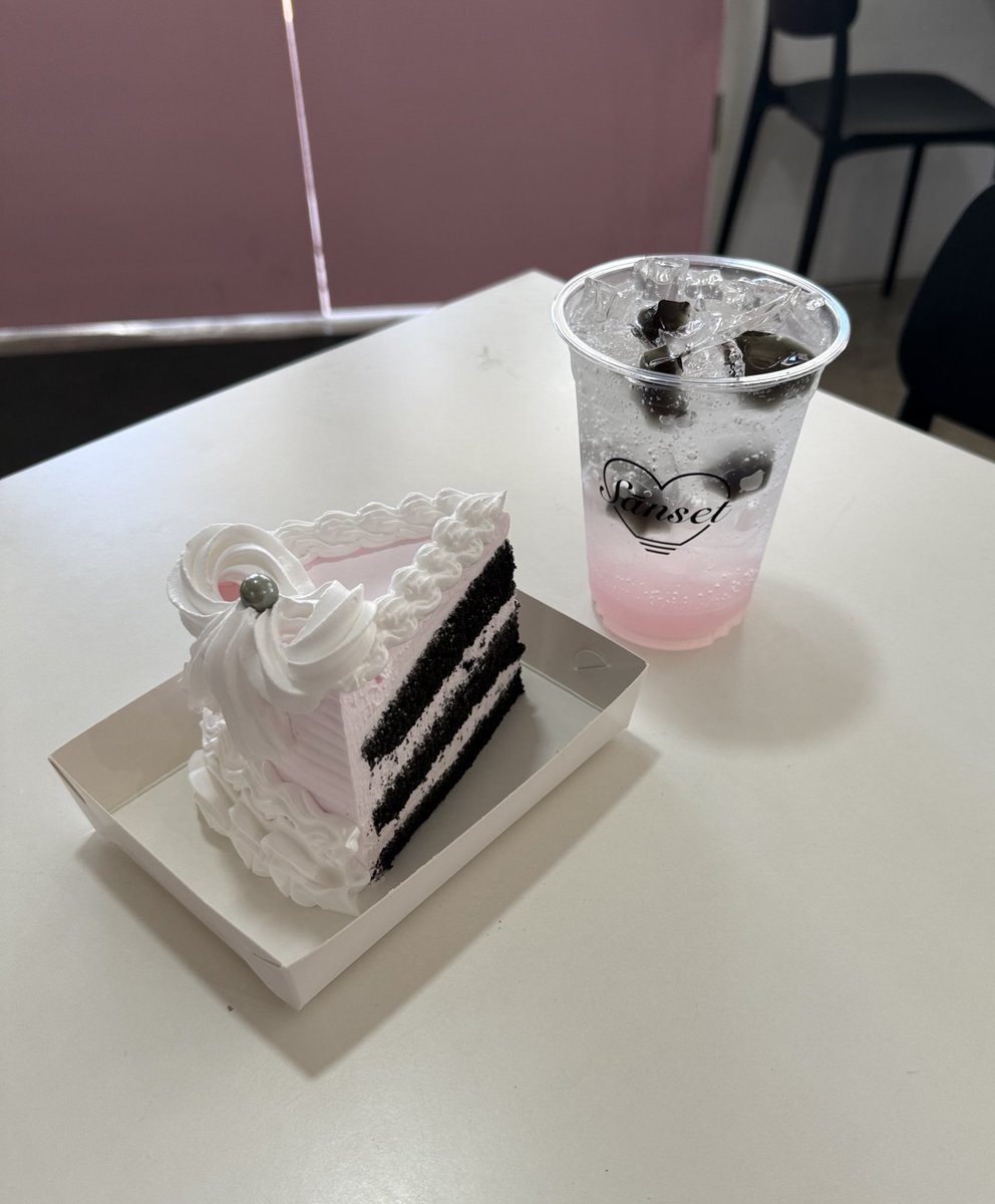 sansetcafe_'s tweet photo. ทางร้านยินดีมากๆที่ได้ต้อนรับกะรัตทุกคนอีกครั้งในงาน #MyBelovedRockstarSC ค่ะ 🥰

ขอบคุณทีมงานที่ไว้วางใจให้เราได้เป็นส่วนหนึ่งของงาน และสร้างความทรงจำดีๆ ในครั้งนี้นะคะ 🖤🩷
หวังว่าจะได้พบกันใหม่ และร่วมสร้างช่วงเวลาพิเศษด้วยกันอีกในอนาคตค่ะ ✨ https://t.co/29HfuWzKPW