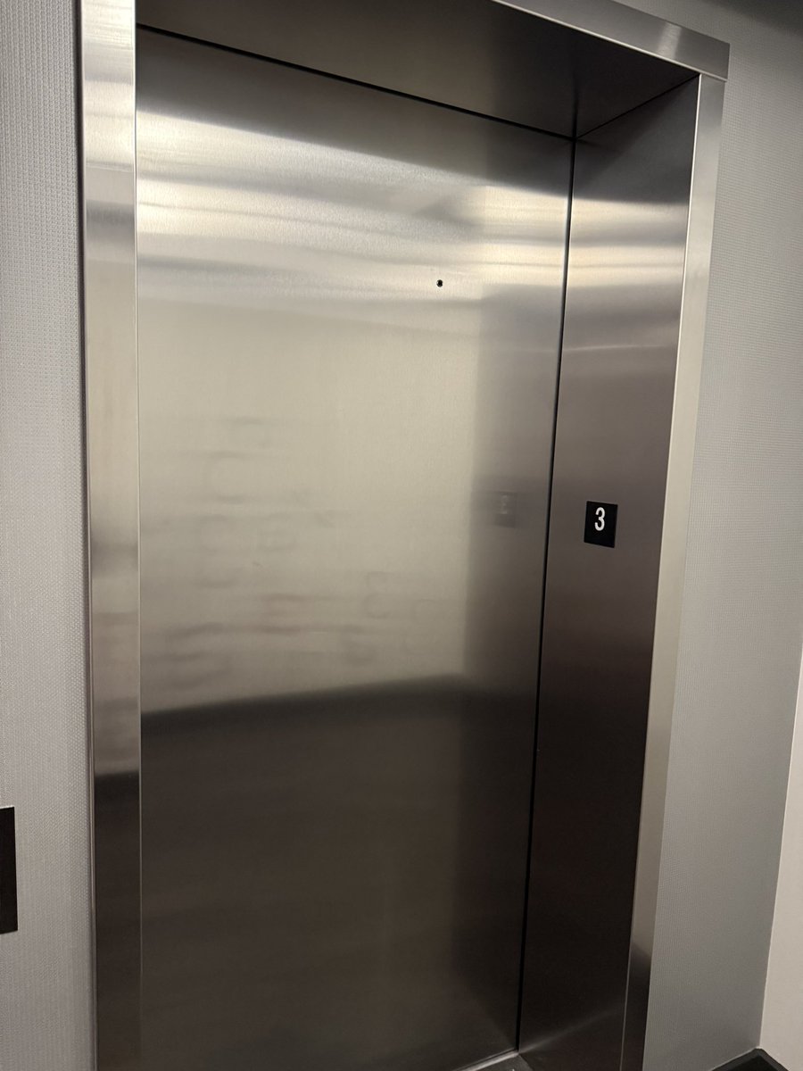 1nello_2ms's tweet photo. Bro I always wondered what the actual fuck was this hole on the elevator for? https://t.co/Dq9ab7NOZP