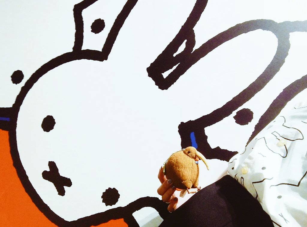 「めっちゃ楽しみにしてたミッフィー展行ってきた!ブルーナさんがどんなふうにイラスト」|古茶🍩「初恋ミステイク」単行本配信中のイラスト