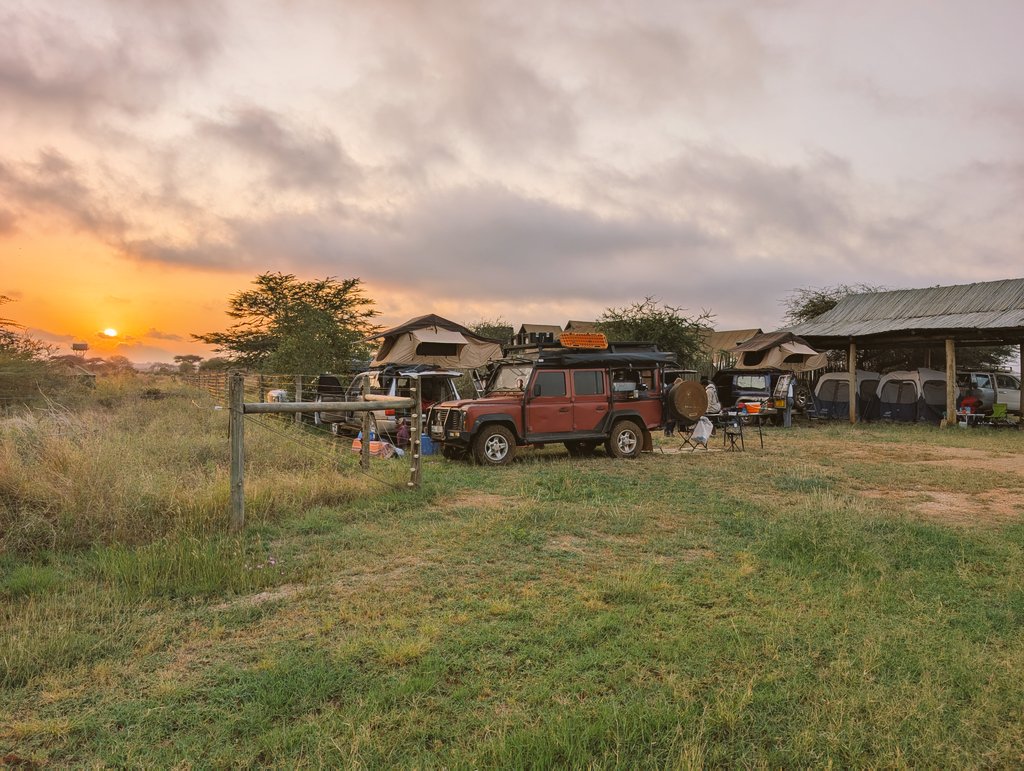 AlphaLandRover's tweet photo. Unknown to many, the once popular KWS L. Jipe public campsite is no longer PUBLIC. It is now under a "private developer".
While at it, another powerful "private developer" is CLAIMED that he wants the place to himself. The DRAMA!
#AlphaLandrover #overlandingKenya https://t.co/0EUF0UZ0x3