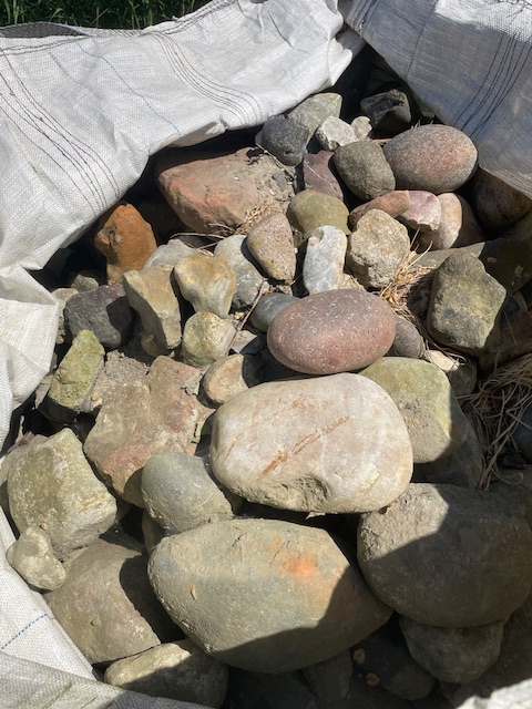 erfgoedzeeland's tweet image. 20 augustus opent Cultuurforum #Aardenburg de nieuwste ArcheoHotspot #Zeeland. Wij zoeken vrijwilligers die willen bijdragen aan het ontsluiten van historische verhalen die schuilen achter ballaststenen.  Meer info vind je op: tinyurl.com/r9mvxv5f

@ArcheoHotspots #archeologie