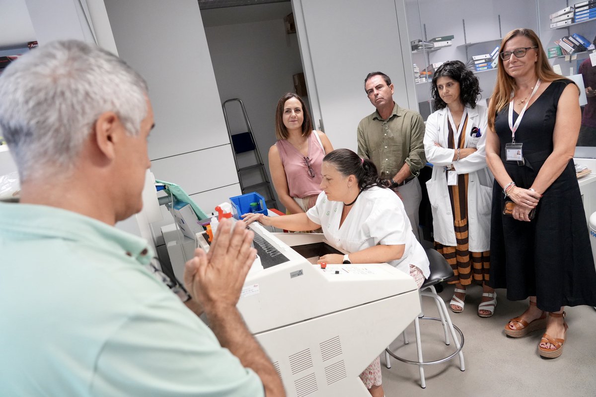 Agencia_INNOCAM's tweet photo. La directora de Innocam, Charo Serrano, en su visita al Hospital Nacional de Parapléjicos,  ha destacado el constante compromiso del Gobierno con la investigación científica, en la última década se han financiado 116 proyectos de ciencias de la salud, con más de 10,8 millones € https://t.co/82nWJn0klu