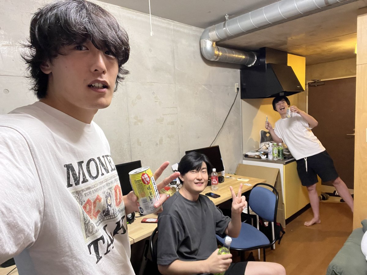 grenkutsSP's tweet photo. エスケー、トーサ、グリンカッツ感動の再会！ https://t.co/JAbg27hPJj
