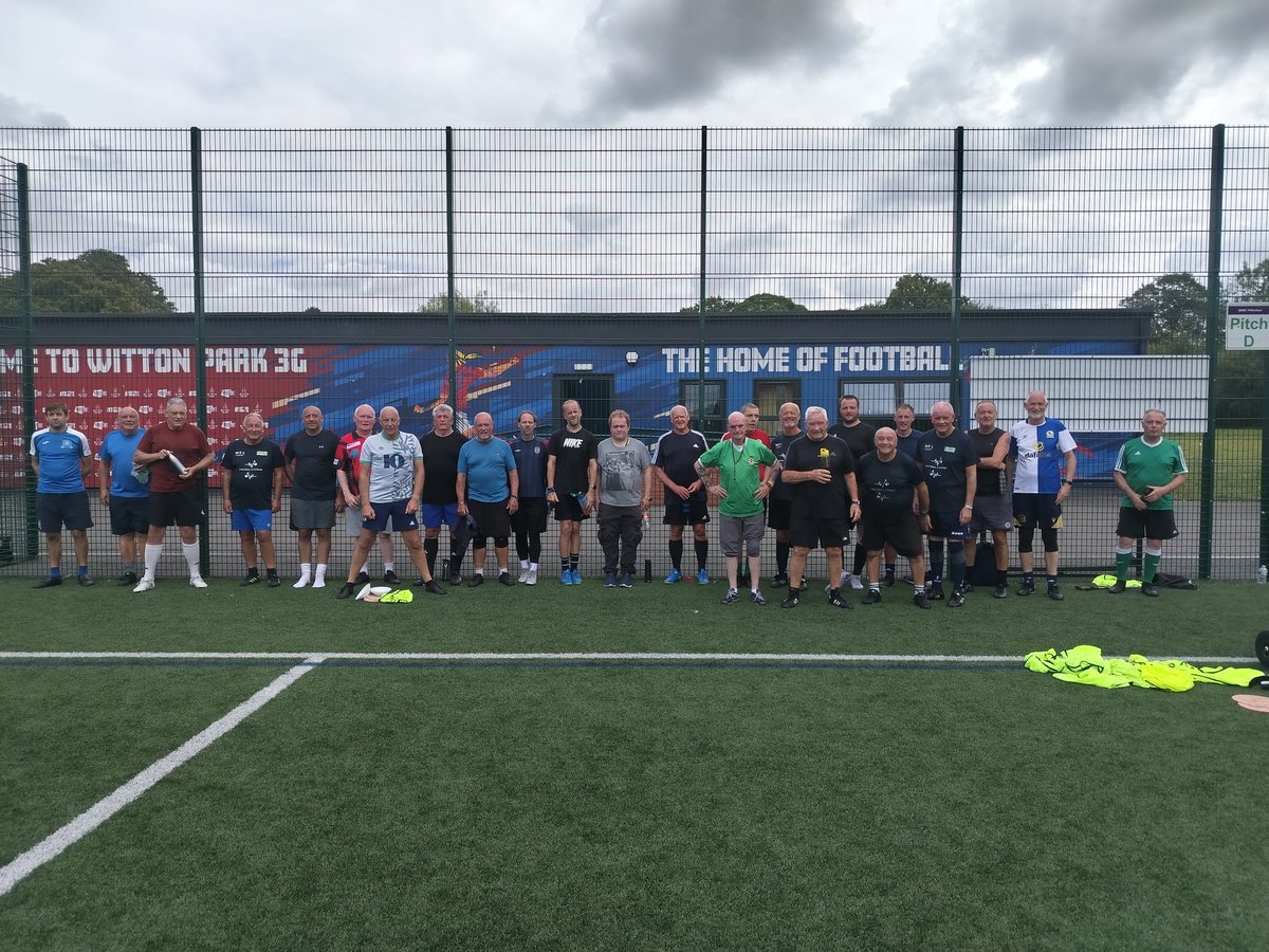 PennineFootball's tweet photo. F2F shown some great quality today, fast 1 touch football in spells!
John took the POTD🏅 again, it must be his 20th F2F medal 😉 fully deserved pal!
Sponsored by @TrialMed
#DoingThingsDifferent https://t.co/73CzzTn8Rt