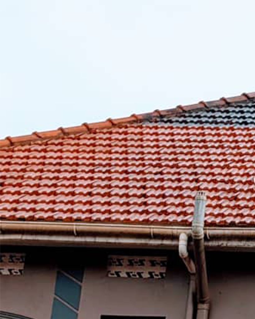 rooftilecleaner's tweet photo. Let’s bring back your roof’s original shine. 
Call us today for a free quote, 0783766763
#roofcleaning #cleanroof https://t.co/xQFUaxWCgd