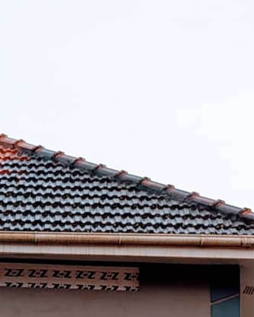 rooftilecleaner's tweet photo. Let’s bring back your roof’s original shine. 
Call us today for a free quote, 0783766763
#roofcleaning #cleanroof https://t.co/xQFUaxWCgd