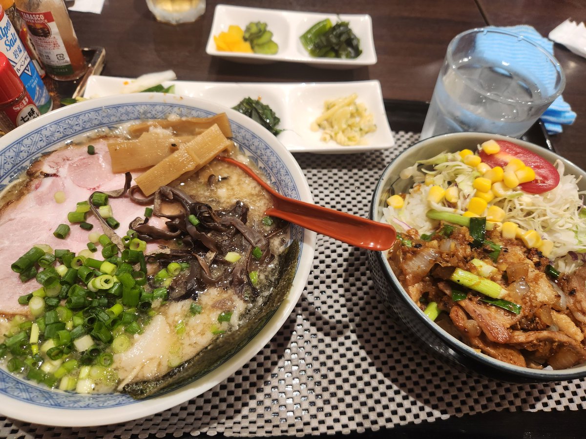 kurobuchimegan7's tweet photo. とちの木なう。
腹ヤバい。 https://t.co/YbvCw36ZJ4