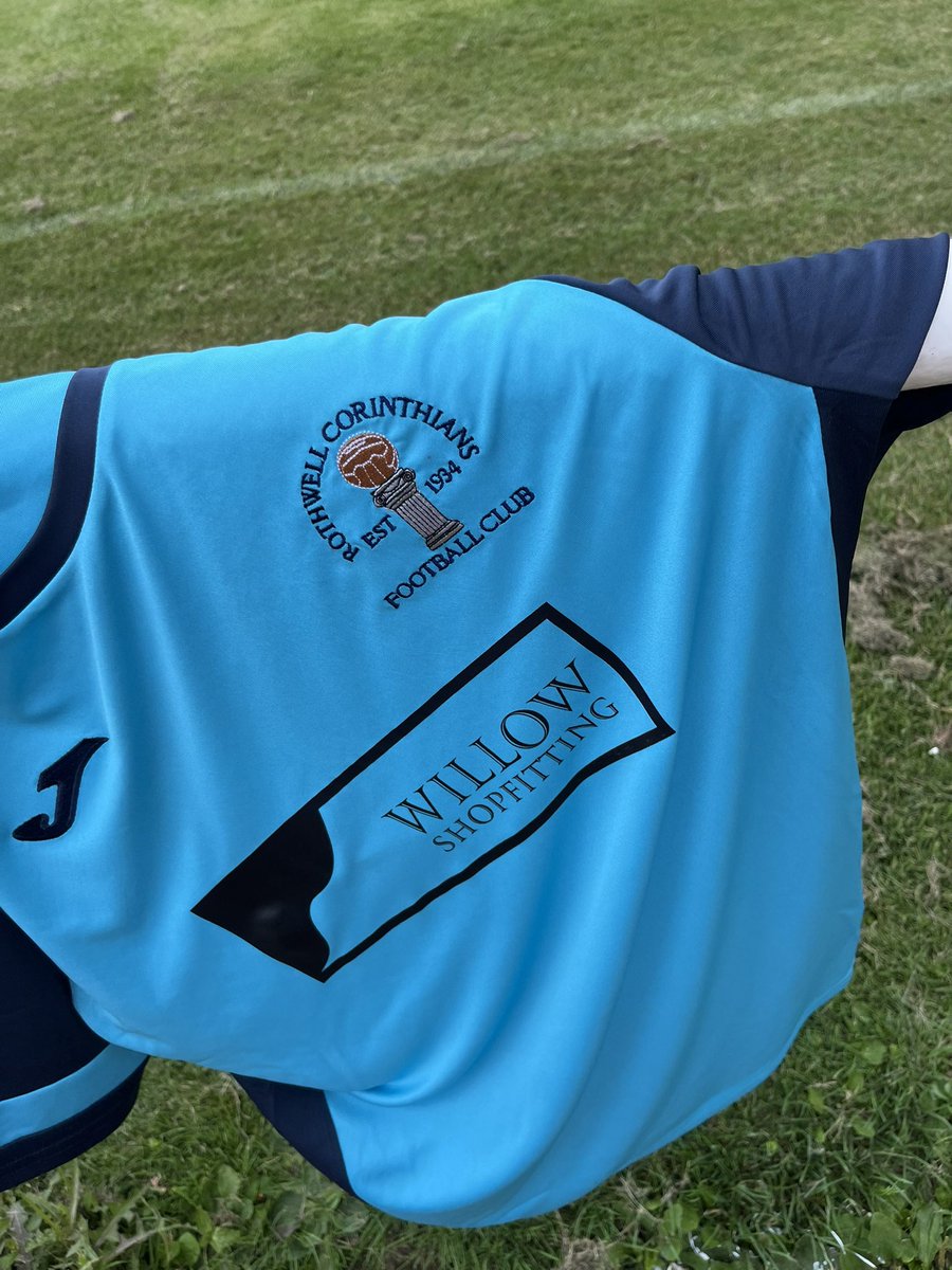 RothwellCFC's tweet photo. Our reserves play their first home match of the season this Saturday as we welcome @GoddyReservesFC to Sergeants Lawn for a 2pm kick off 

Adults £3. Concessions £1.50 

Get along and support the team 🔴⚫️⚽️ https://t.co/vo072RxLi8