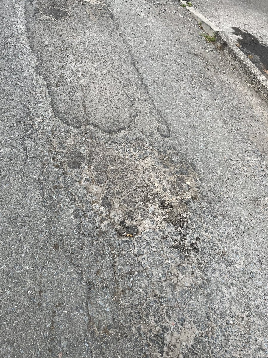 Bus_Boy27's tweet photo. @NottsCC Grade A job of “repairing” this road. I’ll be sure to send photos when the holes that have been “patched” end up coming out again. My car suspension thanks you for your efforts! https://t.co/tfTkAzaqVN