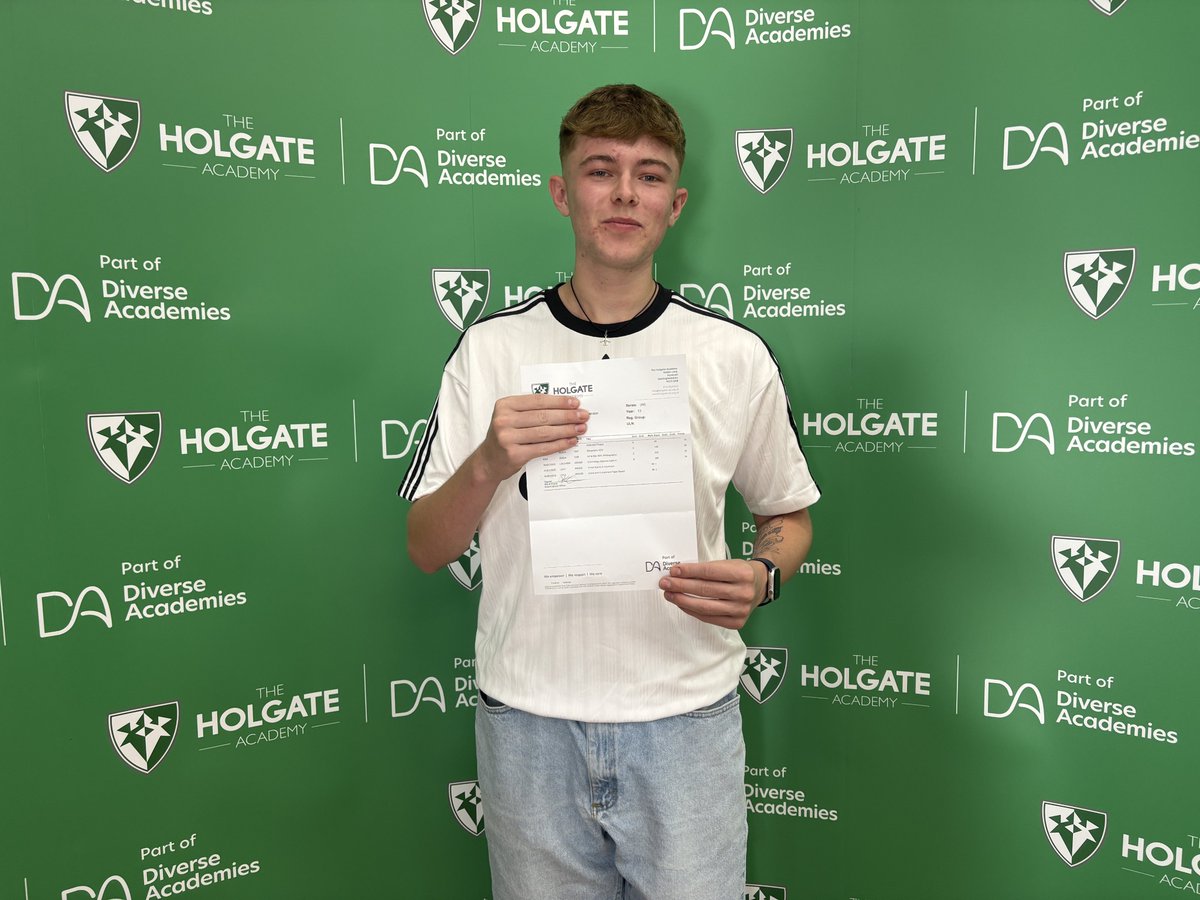 Congratulations to Finlay who is joining the British Army!
Wishing you the best of luck for the future!