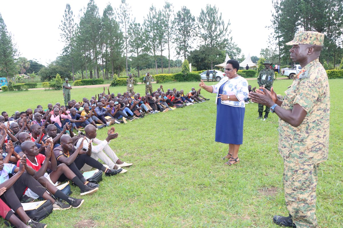 BandiVan's tweet photo. @MODVA_UPDF recruitment continues in Northern Uganda, in the districts of Dokola and Amolatar, with 50 successful applicants in Dokolo and 63 successful applicants in Amolatar.
#SecurityUg ๐บ๐ฌ https://t.co/cllx5rPt7P
