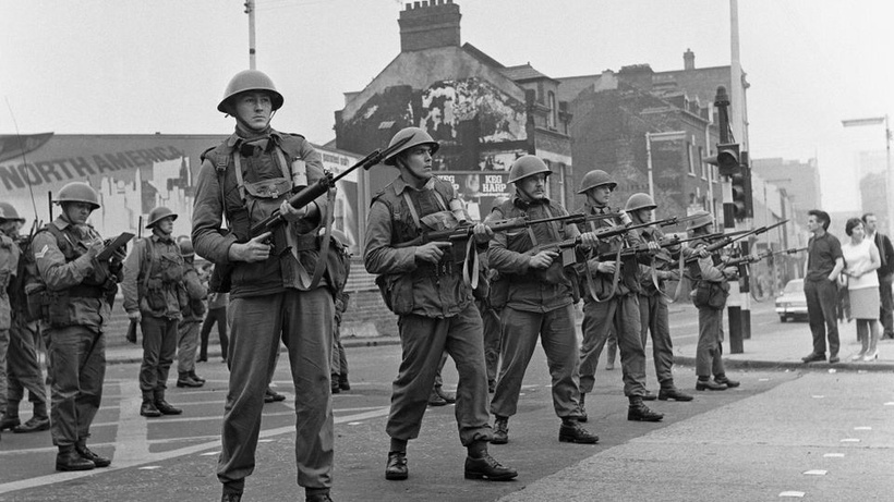#OnThisDay 1969 The British Army was deployed for the first time in Northern Ireland under Operation Banner. They were first deployed in Derry. Operation Banner officially ended in 2007, making it the British Army's longest continuous deployment.  
#Ireland #History