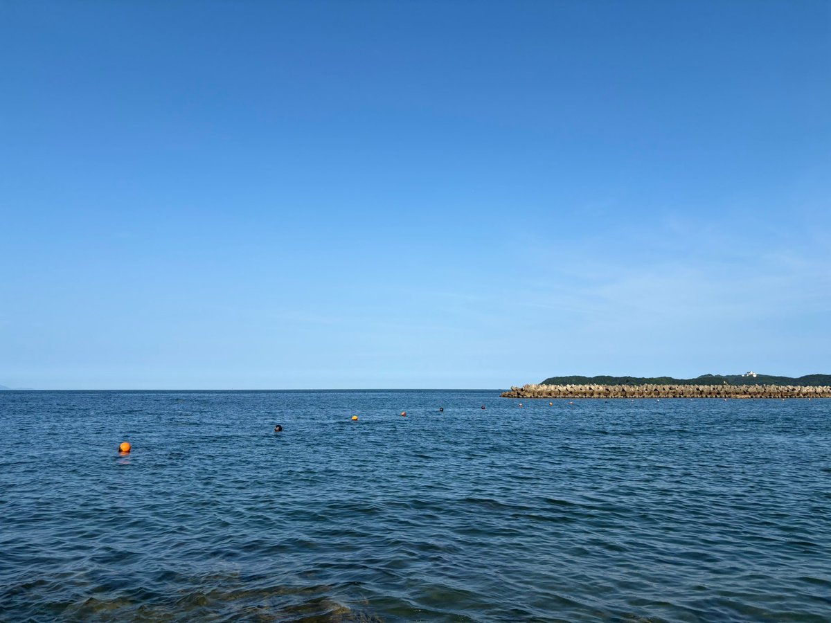 京都にいると忘れるけど地球って青いんですよね