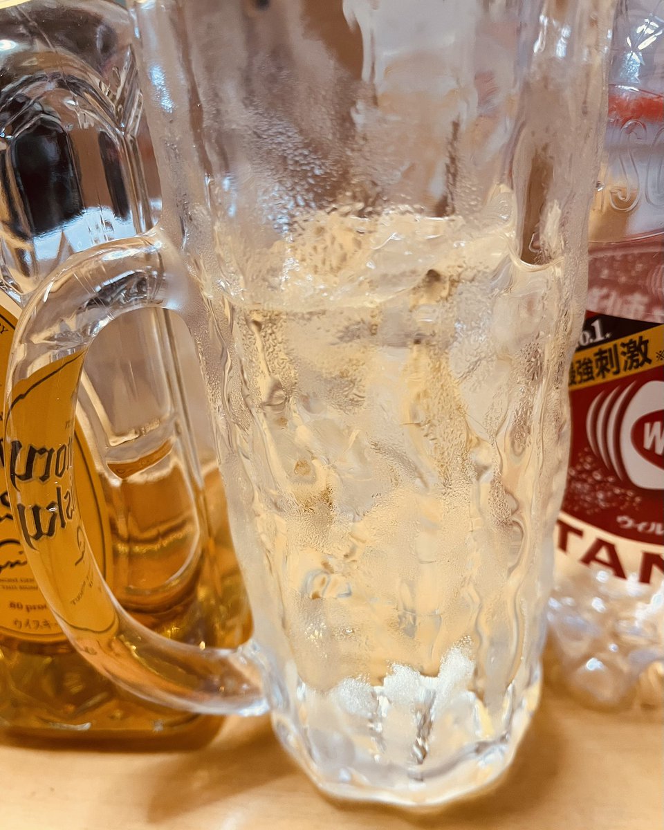 madnnjyo's tweet photo. さっき仕事から帰って来て
ハイボール🥃飲んだら酔いました〇
濃い過ぎた https://t.co/4vwD4bPMAu