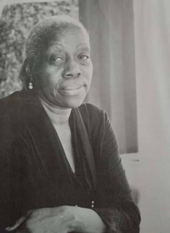 🚨Nous commençons par :
HENRIETTE EKWE EBONGO.
Femme politique camerounaise de la première heure qui s’est toujours illustrée par le combat qu’elle a engagé depuis plus d’une trentaine  d’années en faveur d’une véritable démocratie au Cameroun.
Elle est lâ fille d’Anatole EBONGO