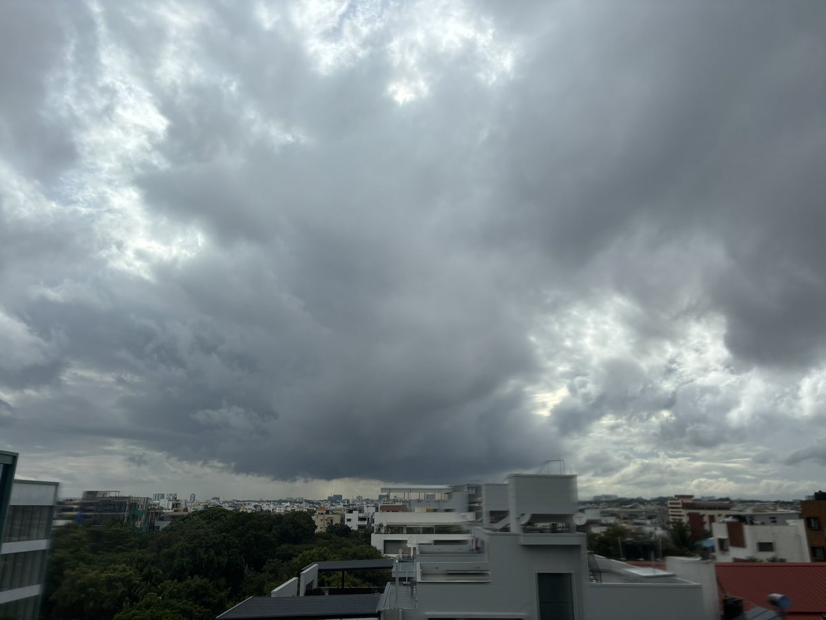blr rains are like my mental health

unpredictable ✨