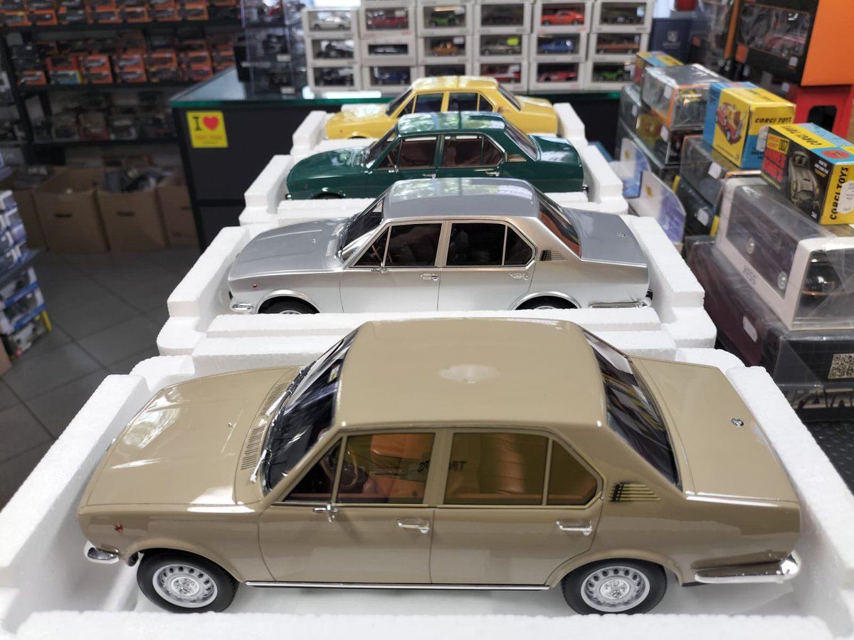 cars_tiny's tweet photo. Alfetta ne abbiamo? Tutte fuori catalogo... le Laudoracing che tutti desiderano si trovano da Tiny Cars! Accorrete! Finisconooo! #tinycars #alfaromeo #alfaromeoalfetta #raremodel #raritá #scala118 #model https://t.co/OtJcqQVIHy