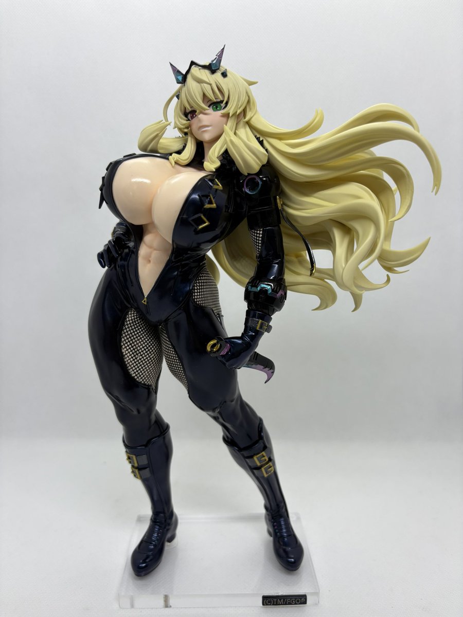 NKN_syumi's tweet image. 英霊博装　UDKバーゲスト　完成！
原型：盛蔵（@Heartstringsfig）様

スーツには長年温めて来た、プリズムブルーブラックを使用
バゲ子だけじゃ無くこういった記念礼装系はあんまりフィギュア化されないから、ガレキで出してくれてﾀｽｶﾙﾀｽｶﾙ

バキバキの腹筋とデカパイギャップが良き