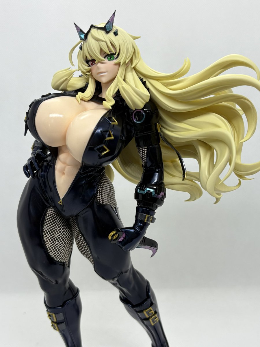 NKN_syumi's tweet image. 英霊博装　UDKバーゲスト　完成！
原型：盛蔵（@Heartstringsfig）様

スーツには長年温めて来た、プリズムブルーブラックを使用
バゲ子だけじゃ無くこういった記念礼装系はあんまりフィギュア化されないから、ガレキで出してくれてﾀｽｶﾙﾀｽｶﾙ

バキバキの腹筋とデカパイギャップが良き