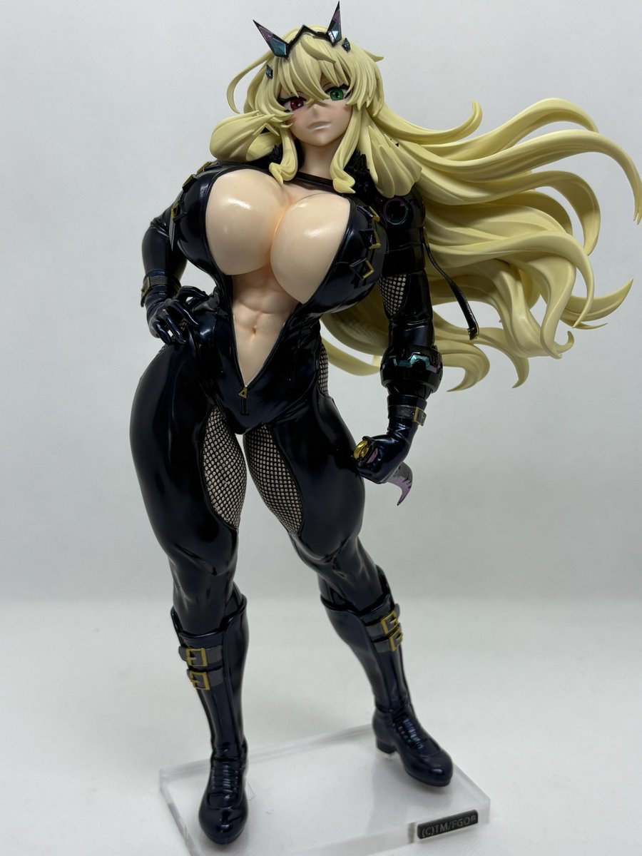 NKN_syumi's tweet image. 英霊博装　UDKバーゲスト　完成！
原型：盛蔵（@Heartstringsfig）様

スーツには長年温めて来た、プリズムブルーブラックを使用
バゲ子だけじゃ無くこういった記念礼装系はあんまりフィギュア化されないから、ガレキで出してくれてﾀｽｶﾙﾀｽｶﾙ

バキバキの腹筋とデカパイギャップが良き