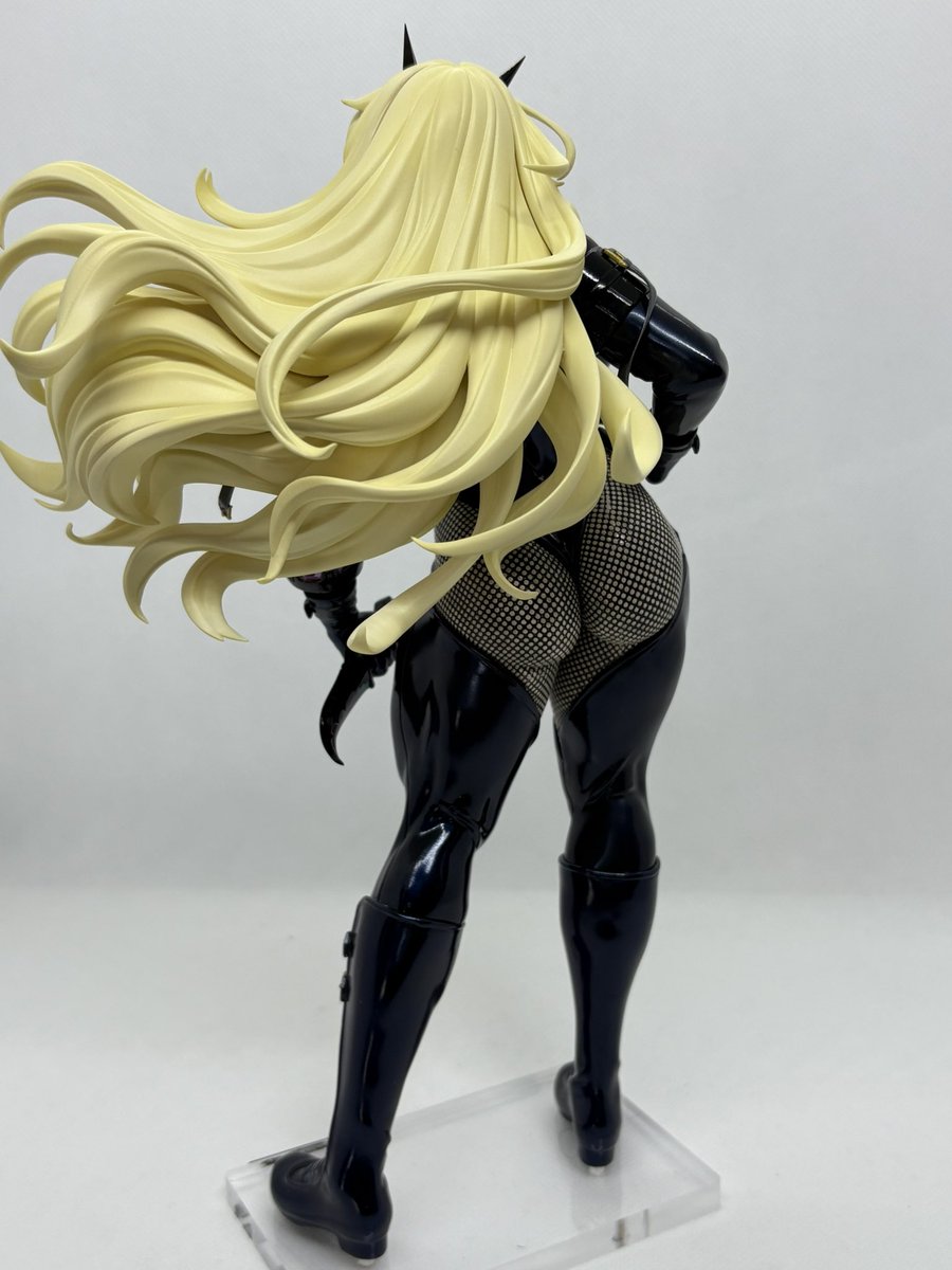 NKN_syumi's tweet image. 英霊博装　UDKバーゲスト　完成！
原型：盛蔵（@Heartstringsfig）様

スーツには長年温めて来た、プリズムブルーブラックを使用
バゲ子だけじゃ無くこういった記念礼装系はあんまりフィギュア化されないから、ガレキで出してくれてﾀｽｶﾙﾀｽｶﾙ

バキバキの腹筋とデカパイギャップが良き