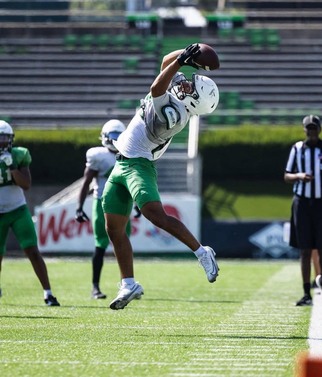 Tony Martin shows great body control and looks the ball all the way into his hands.