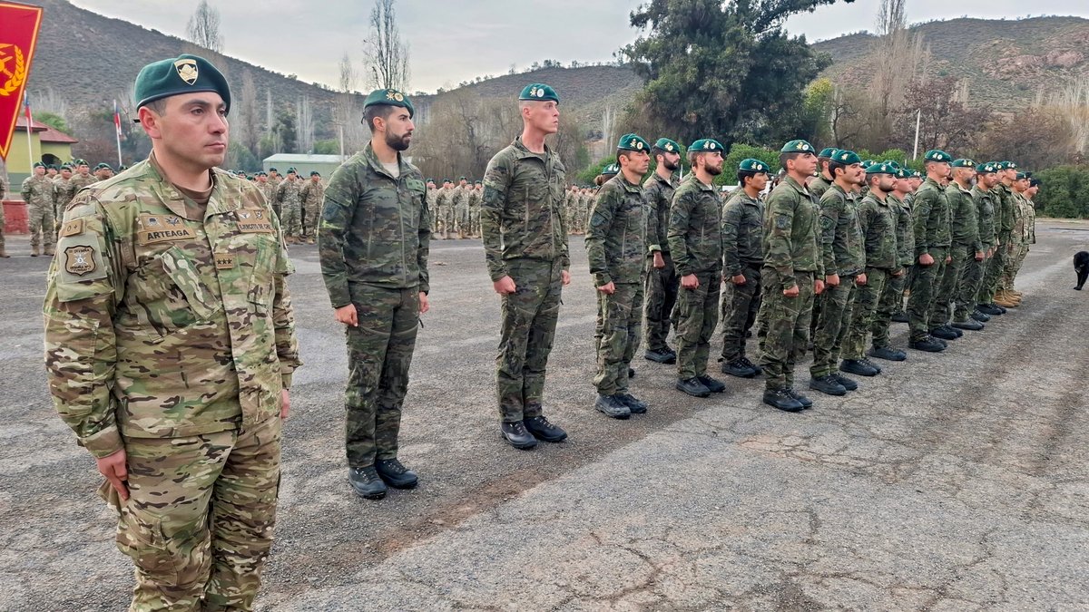 Ejército de Tierra 🇪🇸 (@ejercitotierra) on Twitter photo La Compañía de Esquiadores-Escaladores del Rgto. Infantería «Galicia» nº 64 de Cazadores de Montaña 🏔️ continúa su participación en el ejercicio de alta montaña “Filo Andino 2025”, dirigido por el Destacamento de Montaña nº 3 «Yungay» del <a href="/Ejercito_Chile/">Ejército de Chile</a> 🇨🇱 en la Cordillera de La Compañía de Esquiadores-Escaladores del Rgto. Infantería «Galicia» nº 64 de Cazadores de Montaña 🏔️ continúa su participación en el ejercicio de alta montaña “Filo Andino 2025”, dirigido por el Destacamento de Montaña nº 3 «Yungay» del <a href="/Ejercito_Chile/">Ejército de Chile</a> 🇨🇱 en la Cordillera de
