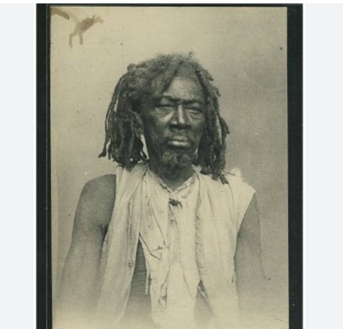 tchiack's tweet image. Onè respè pou BWAKAYIMAN.
Bwakayiman nou te fon sèman.
Bwakayiman se te on maryaj ak nòs.
Bwakayiman se te on divòs.
Bwakayiman se senbòl rezistans.
Bwakayiman se senbòl libète ak lavi.
Viv la libète, Viv seremoni BWA KAY IMAN.
Nou tout se pitit BWAKAYIMAN.
14 Dawout...
#PCEC 🕯