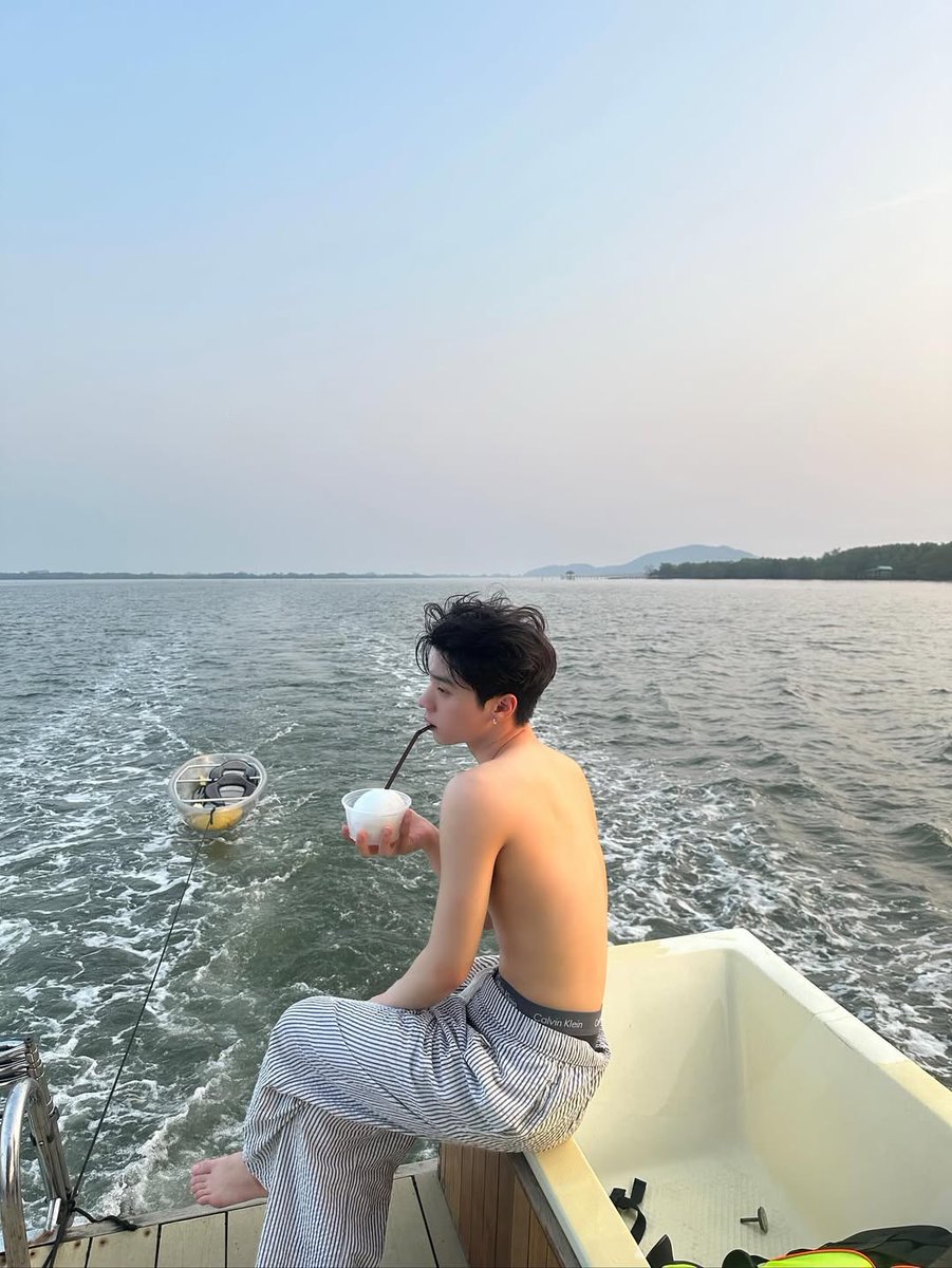 heartofoattrtv2's tweet photo. 🗓️ 14.08.2025
📸 IG POST — oattrt

หัวใจจะวายยยย❤️‍🔥❤️‍🔥

@oattrttt 
#oattrt | #oattrttt https://t.co/zOFCEiovIH