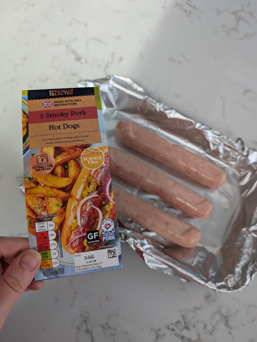 Lucy_Angele's tweet photo. Today's lunch is as phallic as it gets https://t.co/No1ZrsT8m4