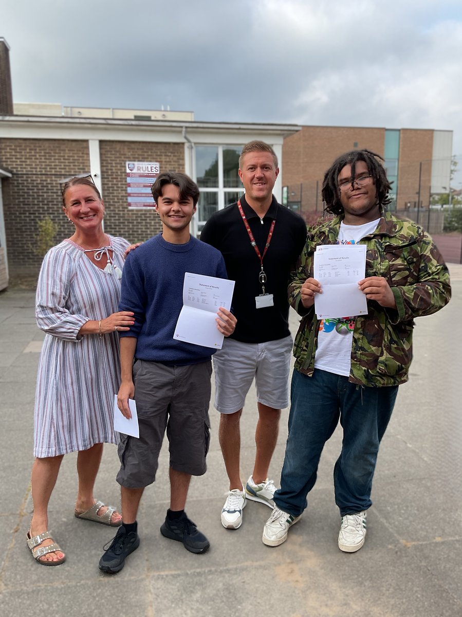 cleeveps's tweet photo. 14/8/25 - A Level and KS5 Exam Results Day 2025

What a lovely start to the day - getting to celebrate exam success with our Year 13 students - we wish you all the best for the next steps you have planned.

https://t.co/8nzO28CZnS

#cpsvalues

#commitment
#pride 
#success https://t.co/2sad45aHRa