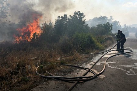 🚨 BREAKING: Ten Albanians and a Ukrainian got busted yesterday in Montenegro for sparking forest fires!

As massive blazes rage, they were caught trying to set new ones near the capital of Podgorica.