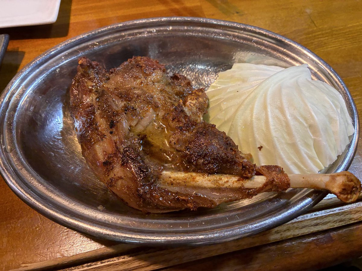 44leather's tweet photo. 骨付き鶏(親)

たまには顎が疲れるくらいのものを食べなきゃ https://t.co/OUGiVvgDZg