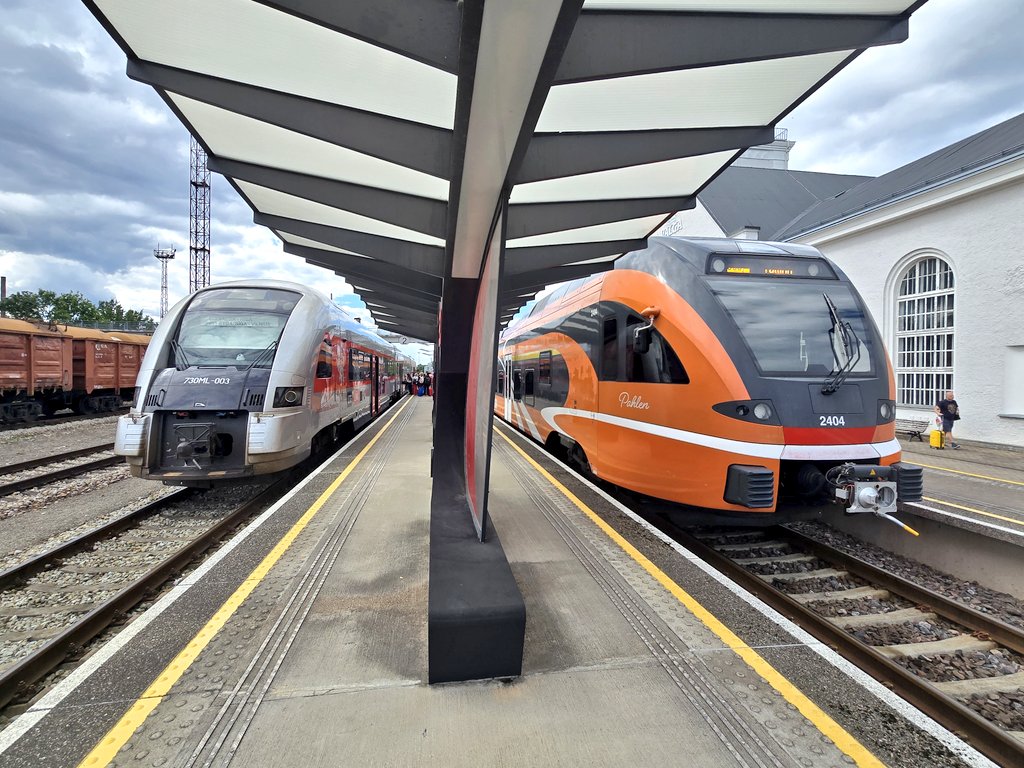 nonstopeurotrip's tweet photo. Arrived in #Valga ๐ช๐ช where we have to change to this Elron 4-car FLIRT, the last train of the trip, 4 hours to #Tallinn ๐ช๐ช I could have got a late ferry over to #Helsinki ๐ซ๐ฎ tonight but thought I'd stay over in one of my favourite #EU capitals ๐๐ค #PL2FI #NonstopEurotrip https://t.co/5qtZWXaTKv
