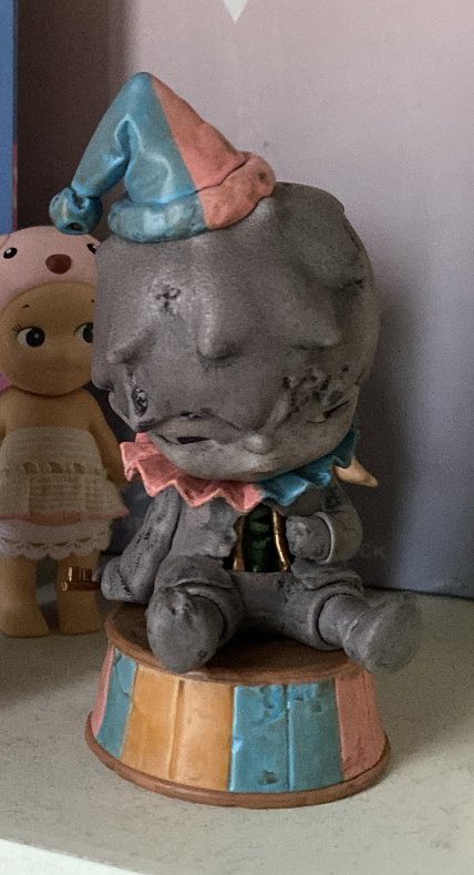 wtt 🎀 these two hirono 

- reshape paradise lost
- shelter mantel clock

ke apapun asal hirono jg! all good condi with bnfc
📍 jakarta timur