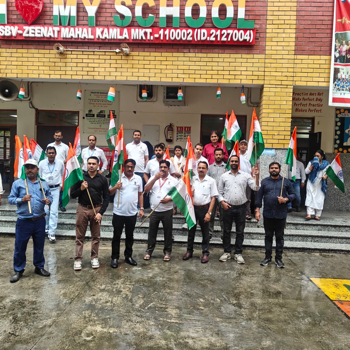 DEOOldDelhi's tweet photo. Tiranga yatra organized at Assembly constituencies of District central .................📷
#HarGharTiranga2025
#79independenceday
@CeodelhiOffice 
@ECISVEEP https://t.co/gEmZlmOOsX