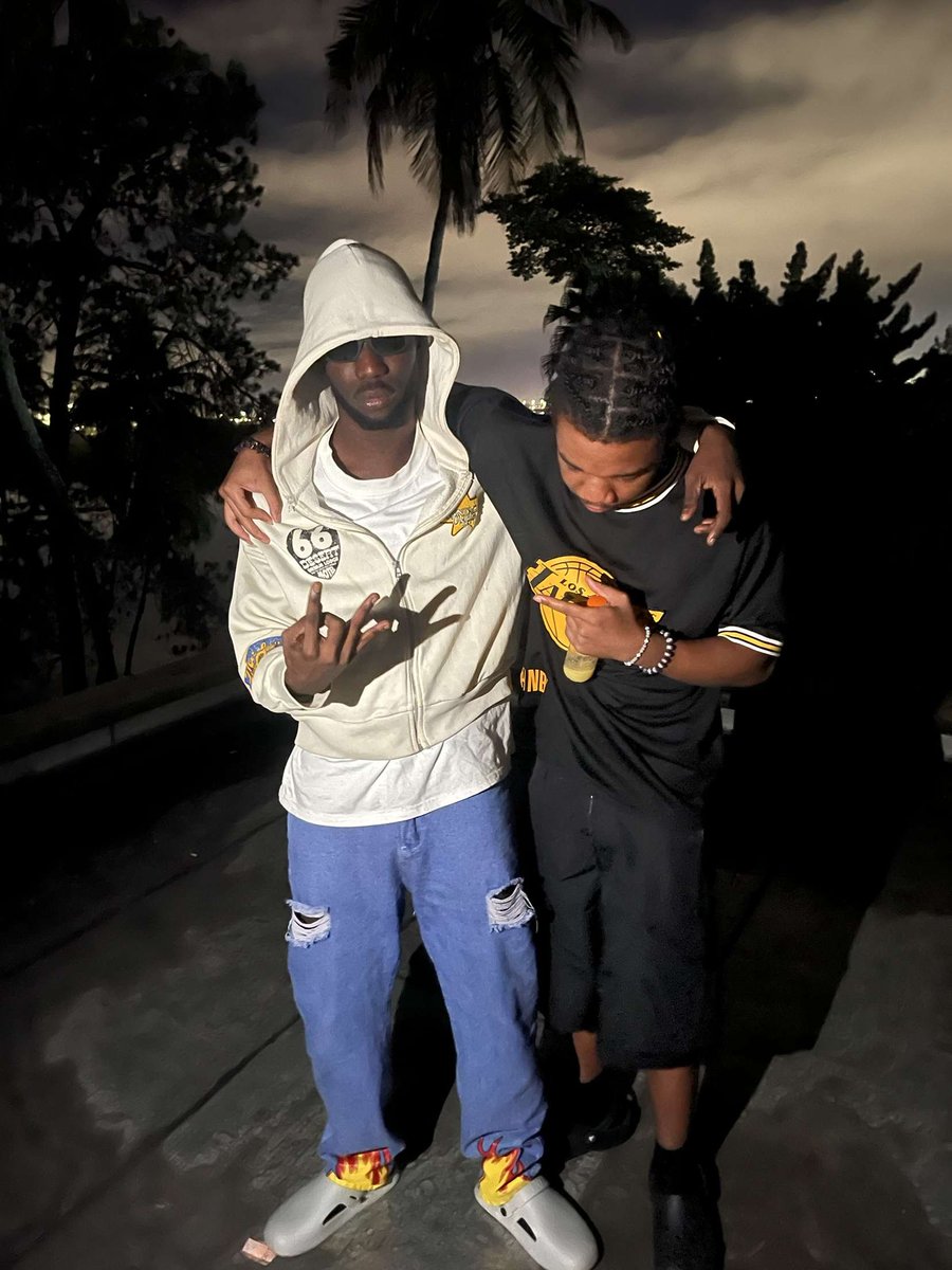 Flasco4real's tweet photo. First Day out https://t.co/IiTI0yEGRH