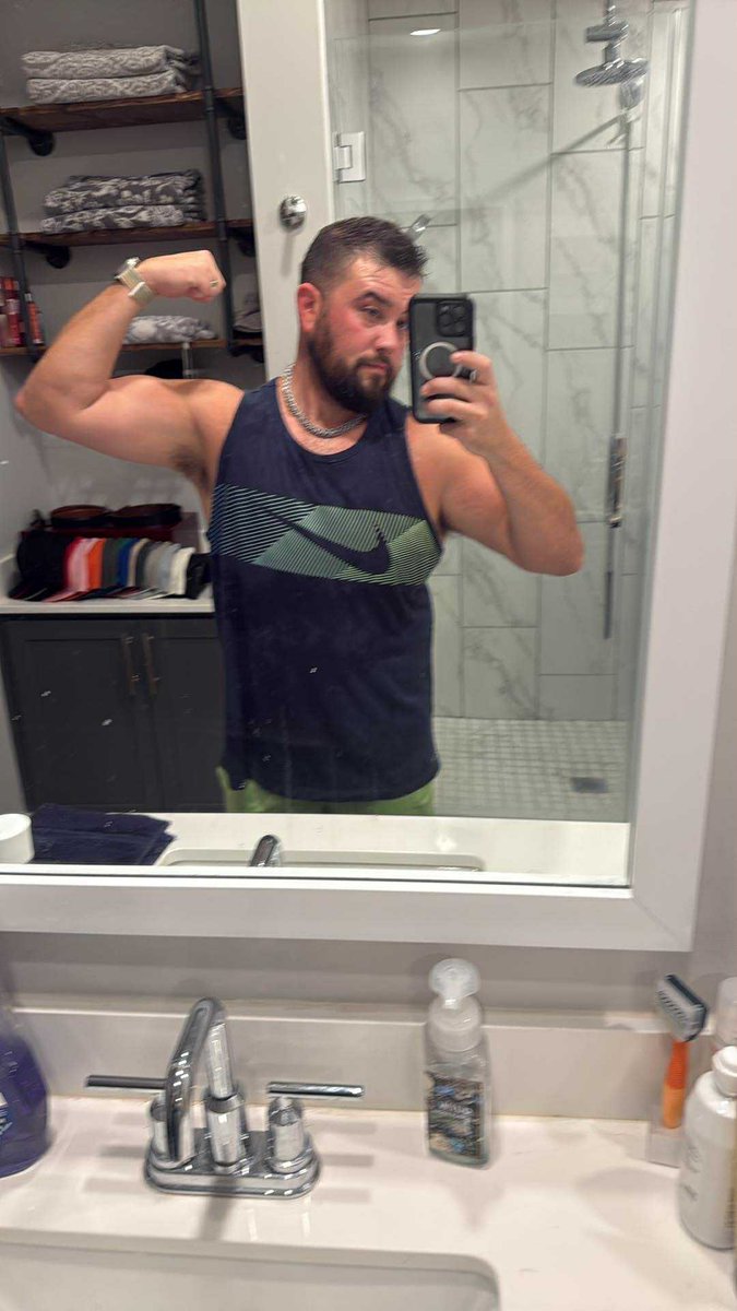 KapiPup's tweet photo. Trying to stay consistent … anyone wanna get in the shower to get my back ? 😈😈 https://t.co/3H4yXx1xHp